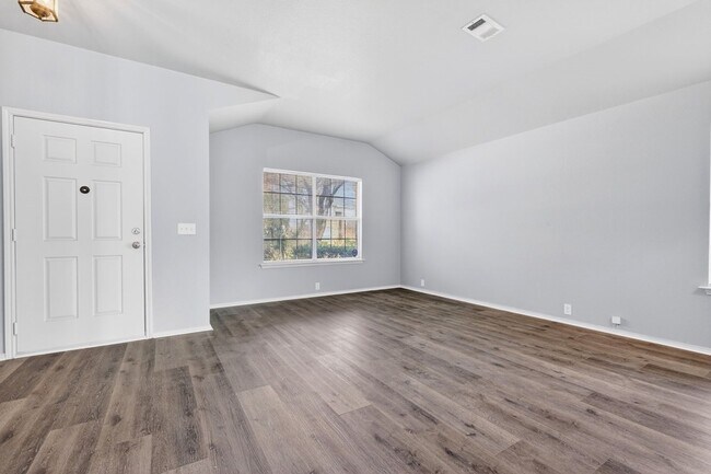 Building Photo - 2545 Prospect Hill Dr