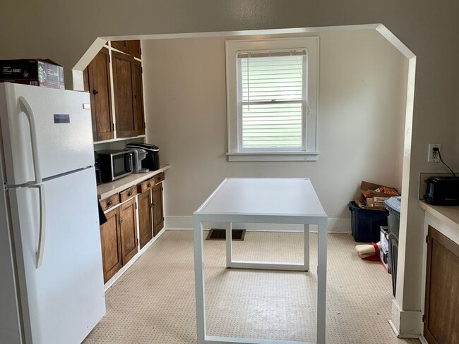 Building Photo - PRELEASE FOR AUG: 5 bdrm/2 bath near WWU and Downtown!