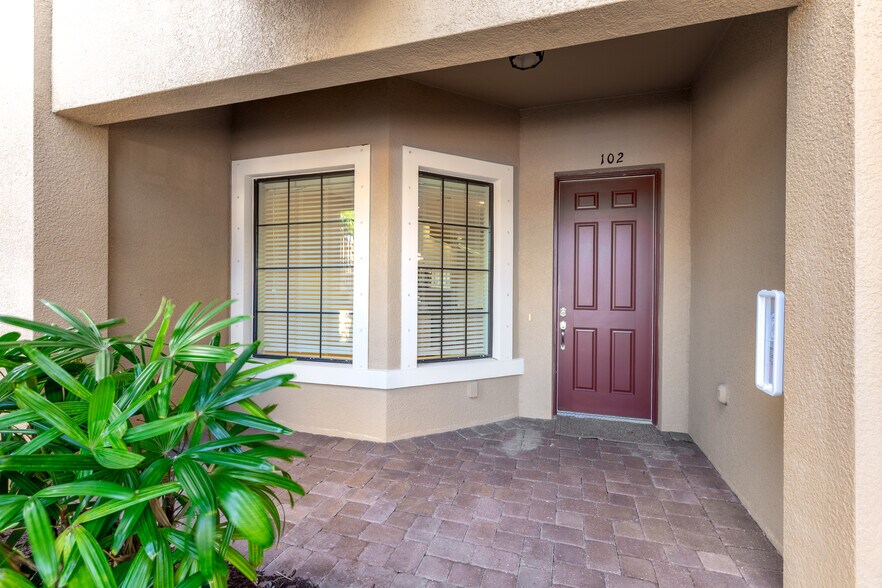 Inviting Ground-Floor - 12710 Sorrento Way