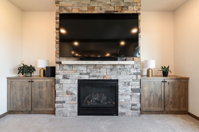 Building Photo - Beautiful Single Family Home in North Bismarck