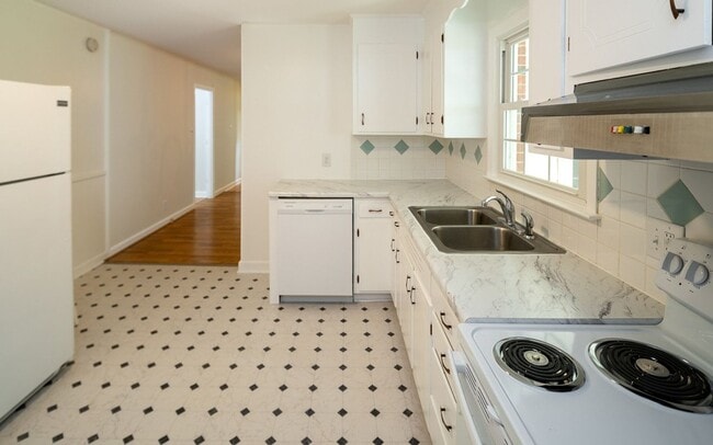 Building Photo - Single Family in Durham- Available Now