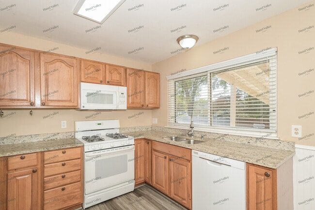 Building Photo - 1579 Matlock Dr