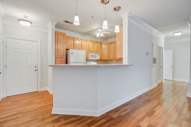 Building Photo - 1025 Riverland Woods Pl