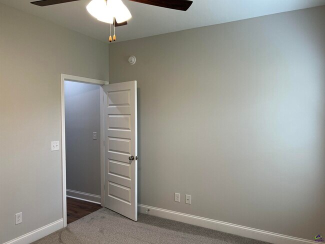Building Photo - 306 Falls Drive