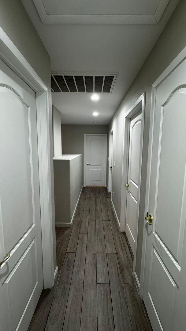 Building Photo - SW Single Story ONLY $1998