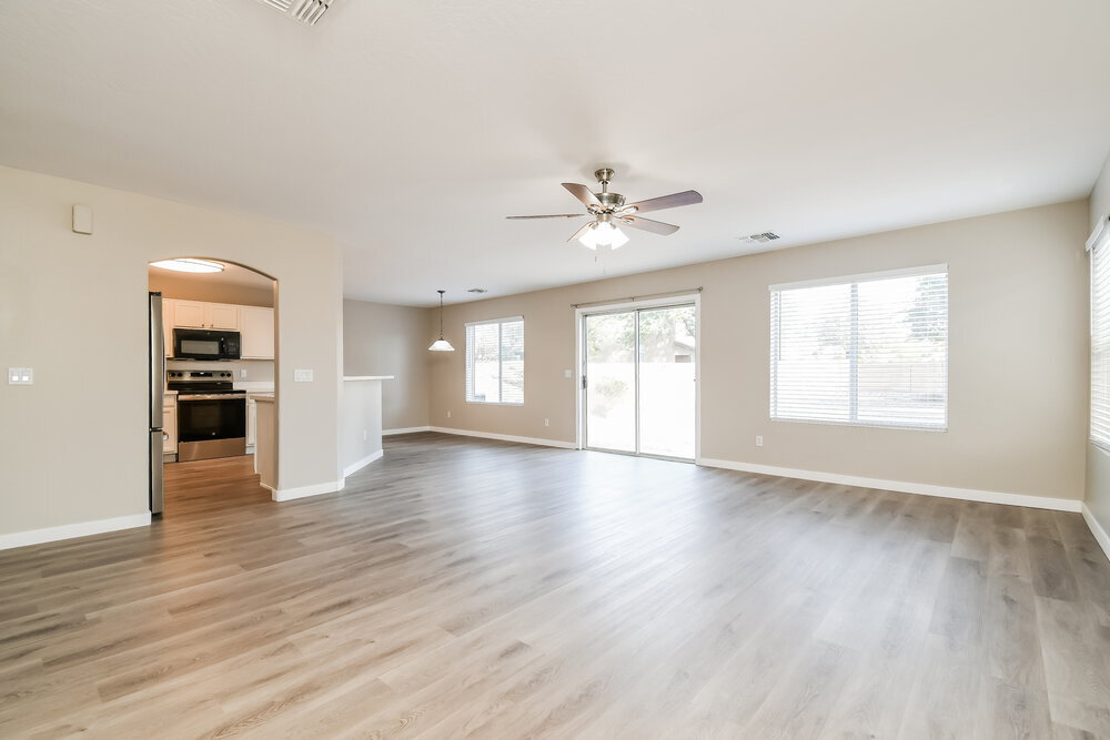 Building Photo - 31543 N Cactus Dr
