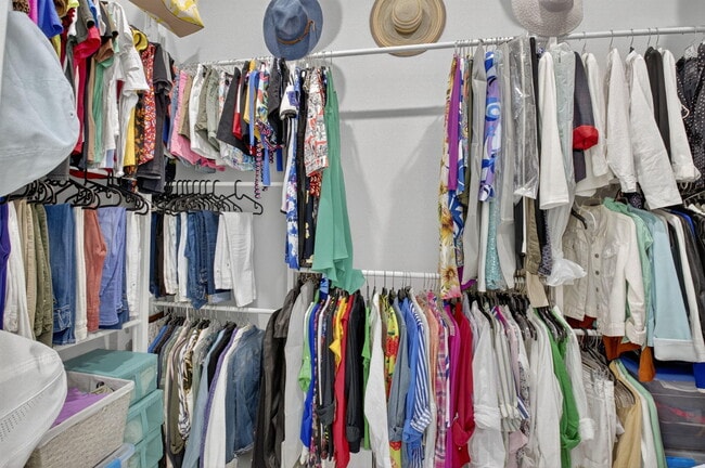 Building Photo - 711 NE 6th St