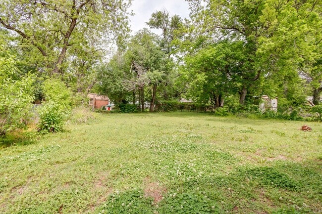 Building Photo - Remodeled three bed/one bath home in the heart of Carverdale