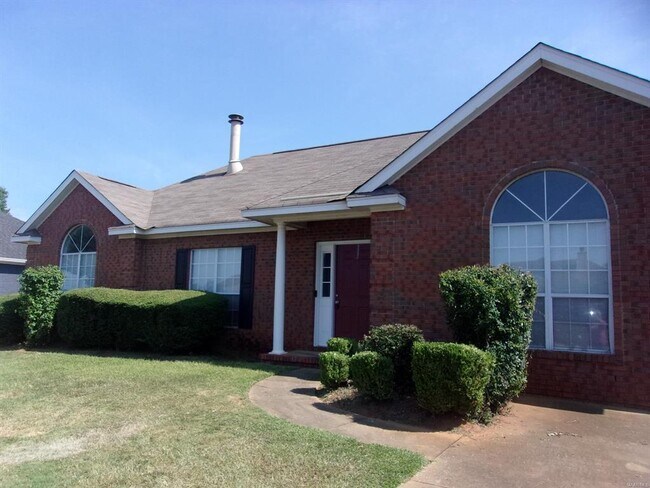 Building Photo - 826 Bluegrass Dr