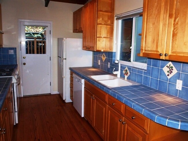 Building Photo - Pet Friendly Mill Valley Home w/ Hardwood floors and View
