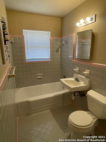 Building Photo - 211 Sunnyland Dr