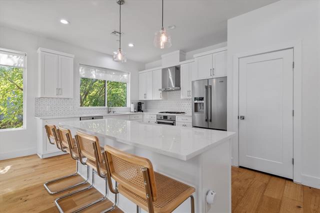 Building Photo - 2222 Moser Ave