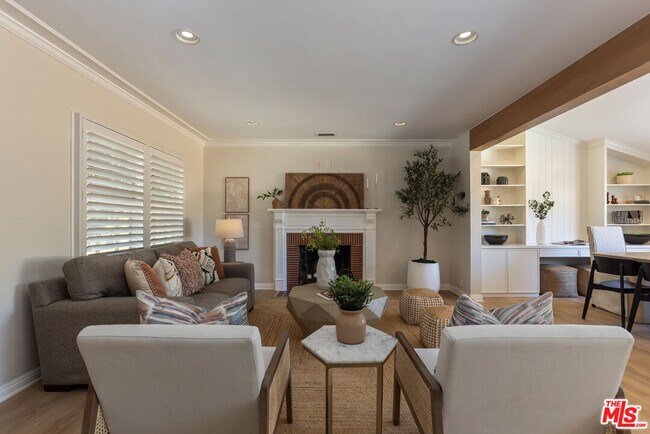 Building Photo - 3544 Gardenia Ave