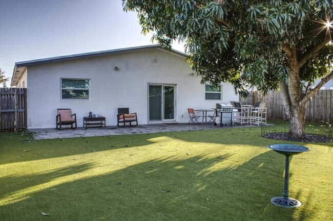 Building Photo - 517 NW 52nd St