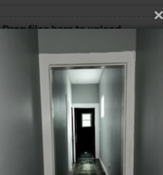Building Photo - 4 Bedroom 2 Bath Home Available in Louisville