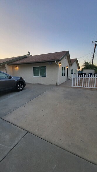 Building Photo - 1209 W Ave Q 1