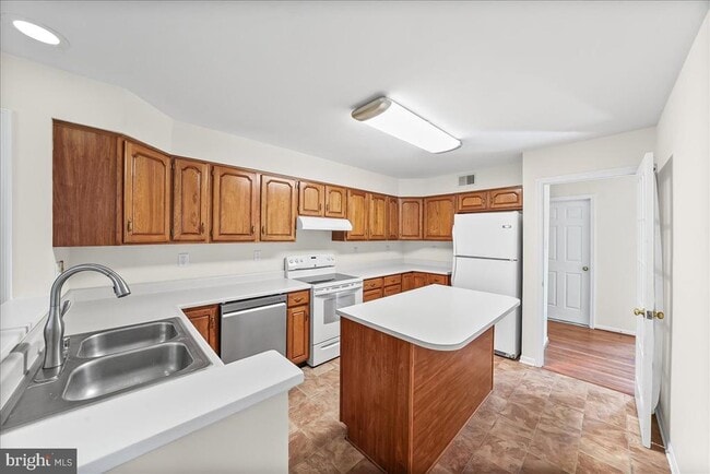 Building Photo - 506 Dunbarton Ct