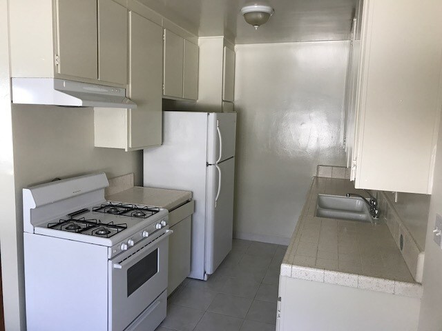 Unit 6 - 519 N Hayworth Ave