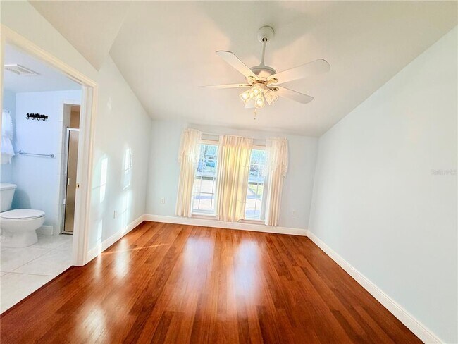 Building Photo - 1020 2nd Ave NW