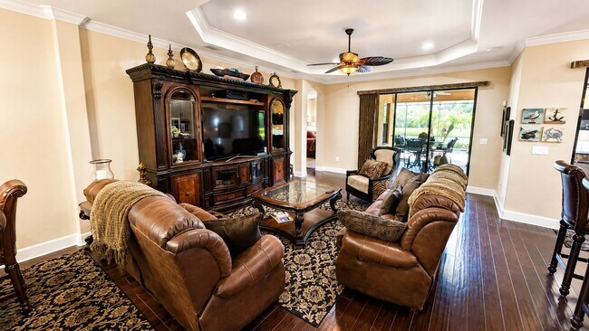 Building Photo - 2519 Vaccaro Dr