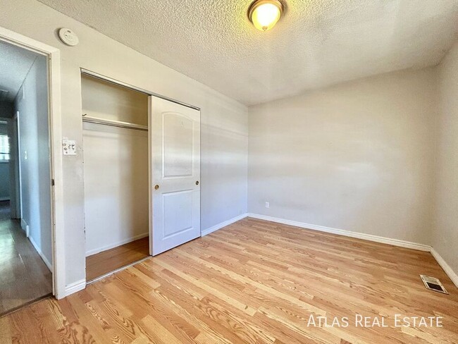 Building Photo - 12494 Edwards Pl