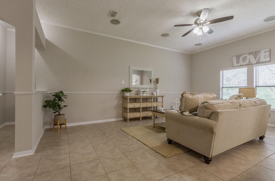 Building Photo - 10947 Apple Blossom Trl E