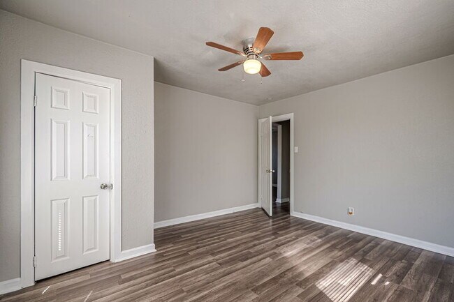 Building Photo - 2323 Arbor Pl