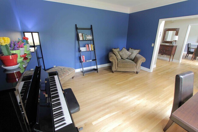 Building Photo - 5711 Chadwick Ln