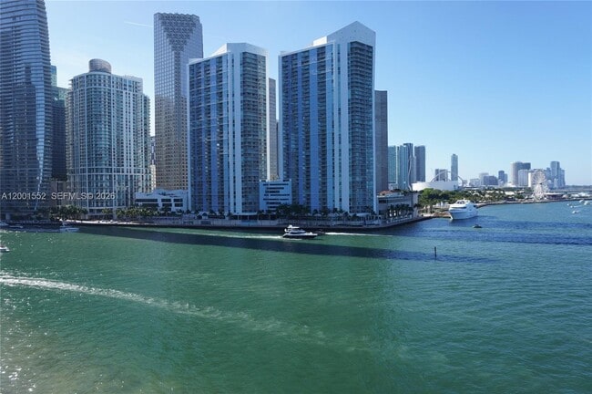 Building Photo - 848 Brickell Key Dr
