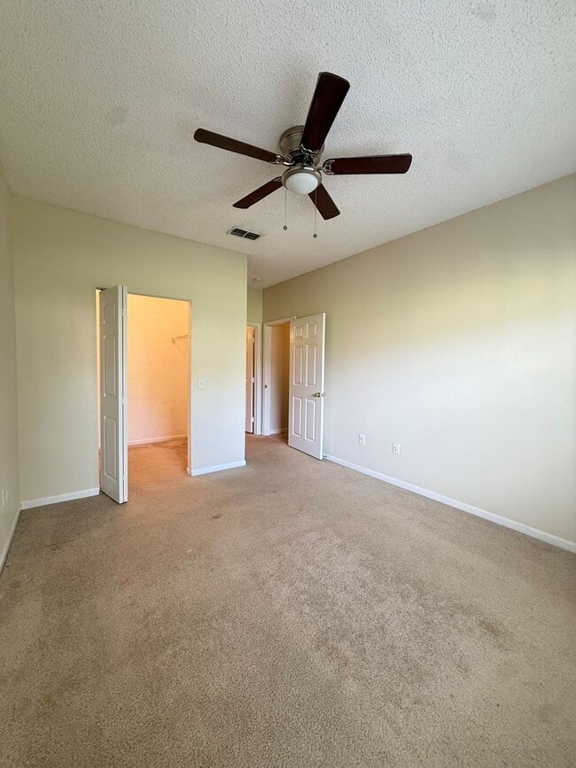 Building Photo - Newly listed 2/2 Condo in the heart of San...