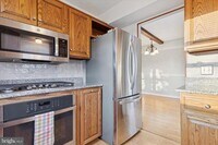 Building Photo - 720 Willow St