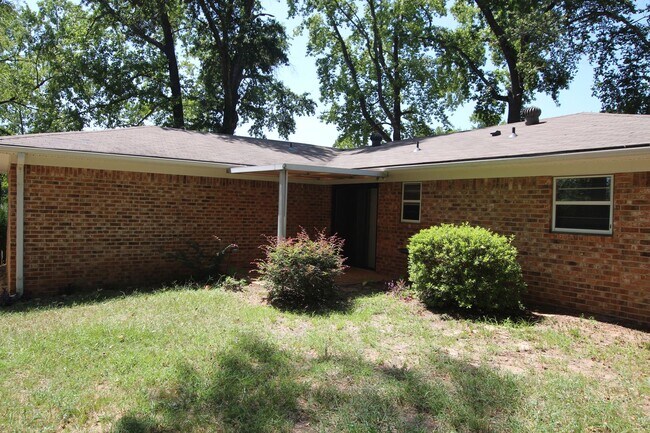 Building Photo - 1536 Crockett Dr