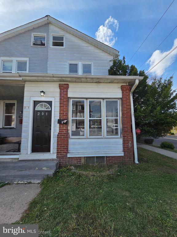 Building Photo - 201 Woodlawn Ave