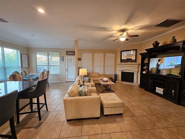 Building Photo - 402 Stockport Dr