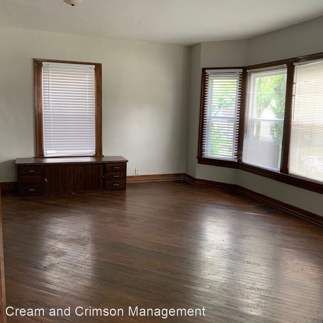 Building Photo - 4 br, 2.5 bath House - 800 North Lincoln