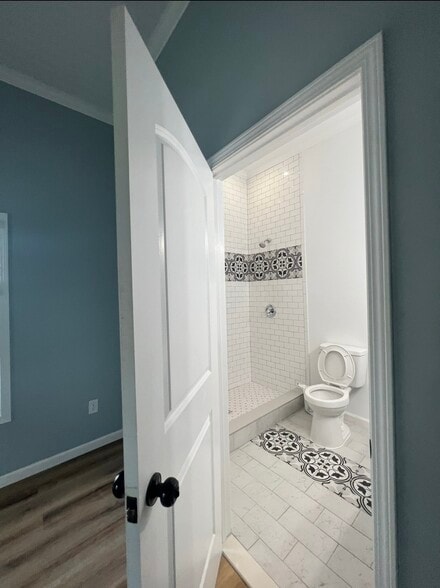 Building Photo - 400 McIver St