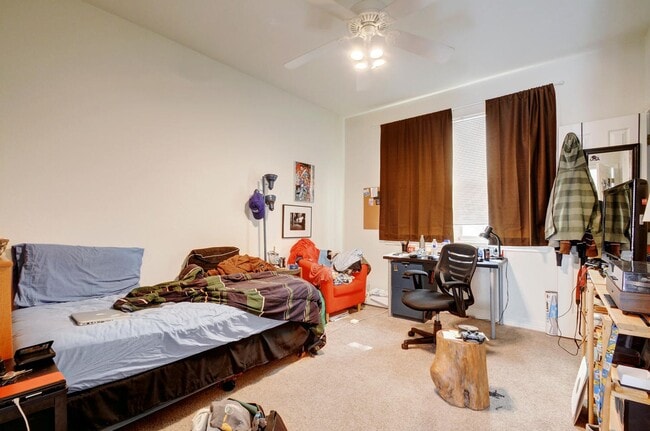 Building Photo - West Campus Gem!!!