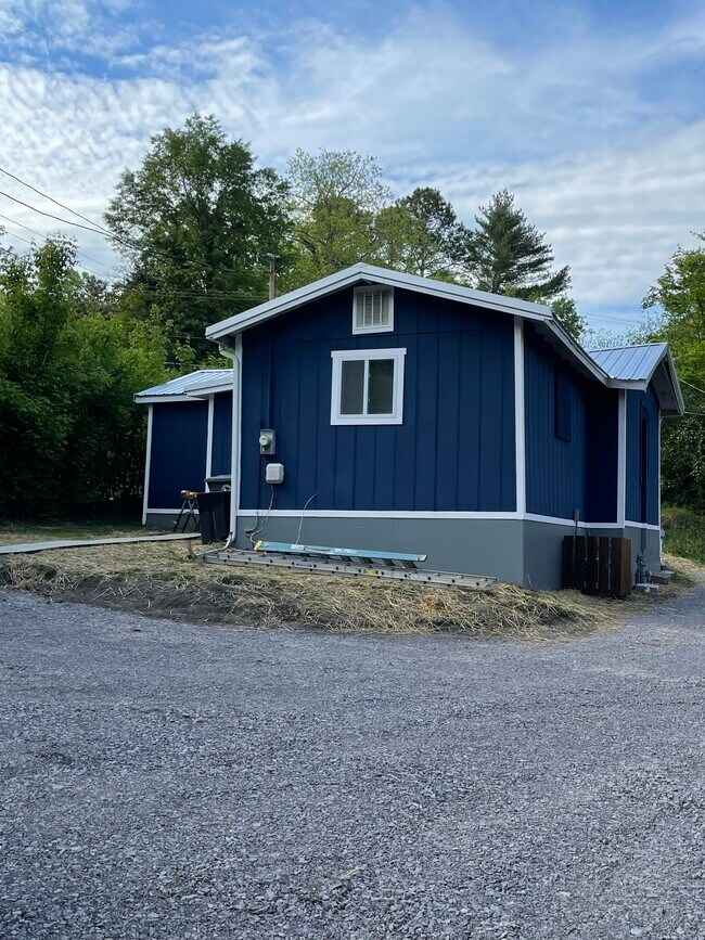 Building Photo - 607
