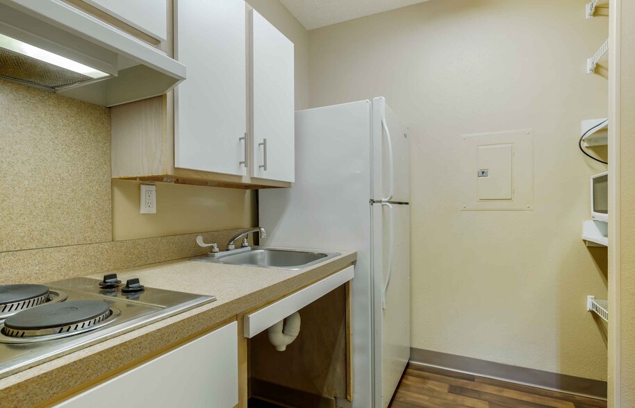 Building Photo - Furnished Studio-Dallas - Las Colinas - Ca...