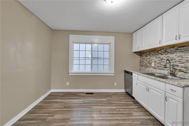 Building Photo - 114 Sawyer Ave