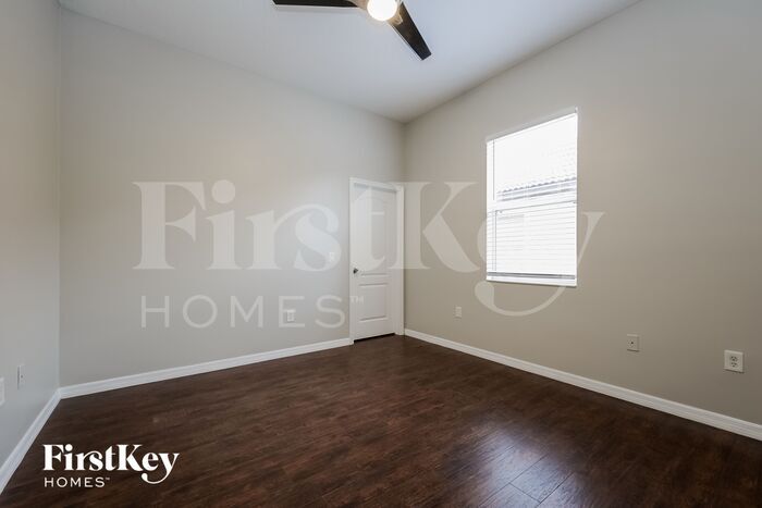 Building Photo - 10139 Yonaomi Cir