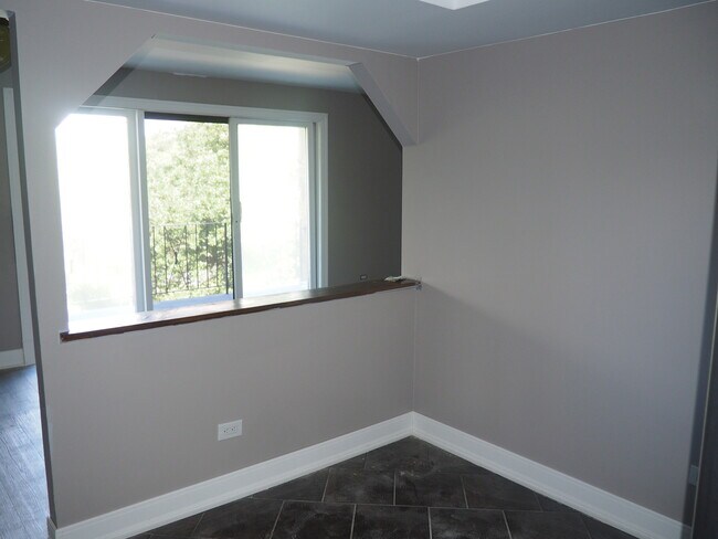 Building Photo - 14531 Ravinia Ave