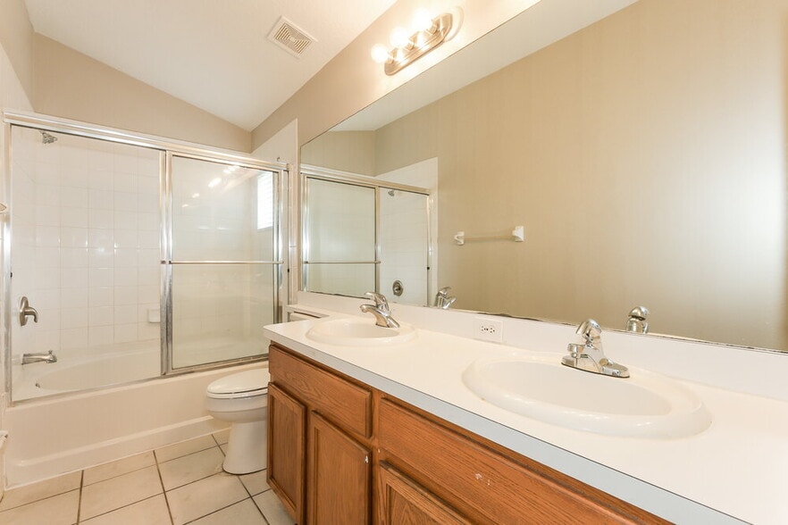 Building Photo - 11109 Lake Lanier Dr