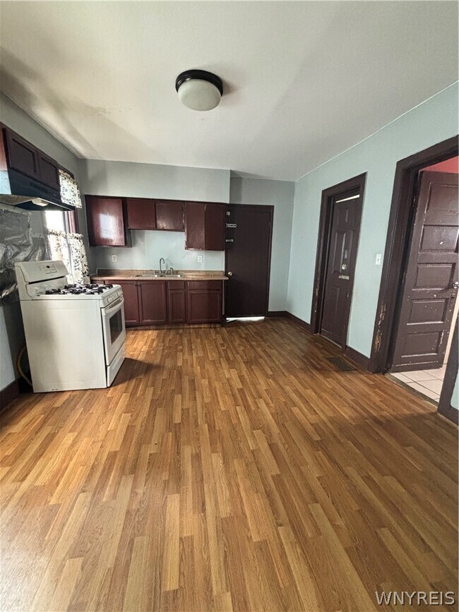 Building Photo - 408 Koons Ave
