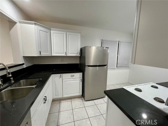 Building Photo - 18656 Runnymede St