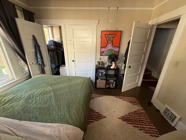 Building Photo - Beautiful 4-Bedroom Home in the Heart of Wallingford