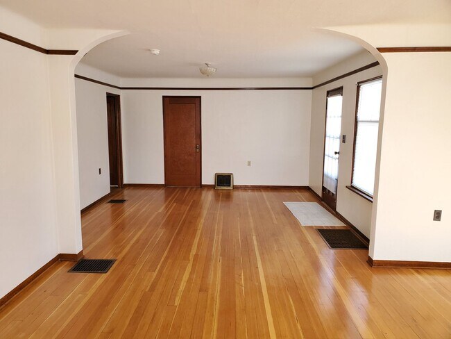 Building Photo - 58410 High Valley Rd