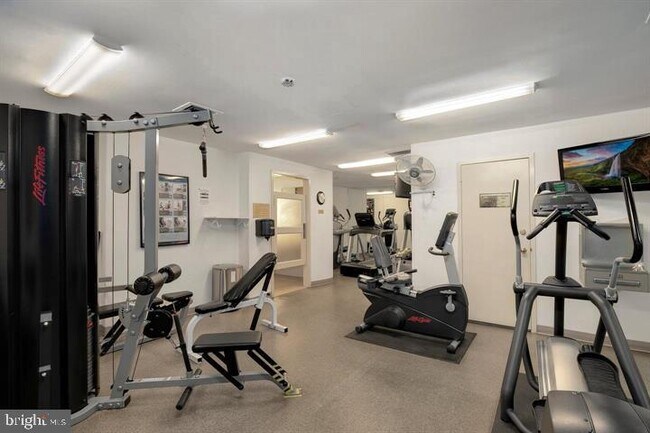 Building Photo - 3701 S George Mason Dr