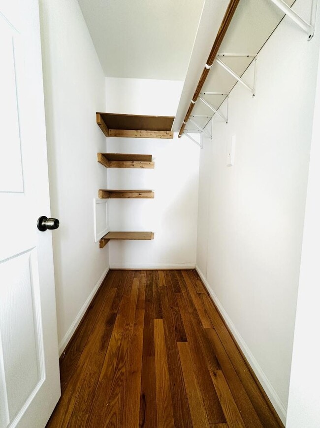 Building Photo - 2517 Foster Ave