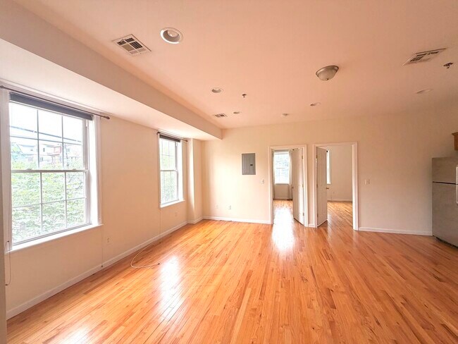 Building Photo - 687 Avenue A
